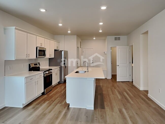 Photo - 26147 E Calhoun Pl