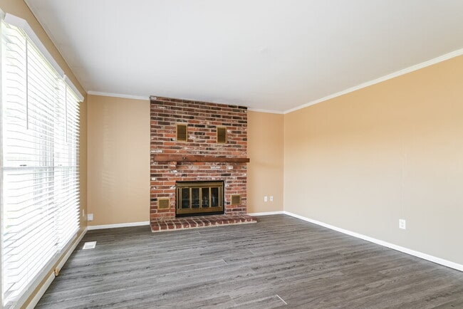 Photo - 174 Birchleaf Dr