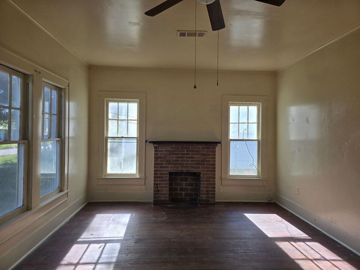 Photo - 2216 Olive St