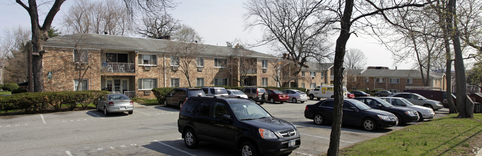 Chadwick Gardens - Chadwick Gardens Apartments