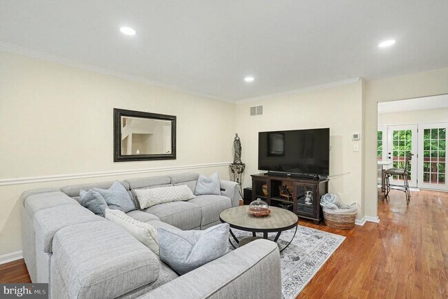Photo - 20 Culmore Ct