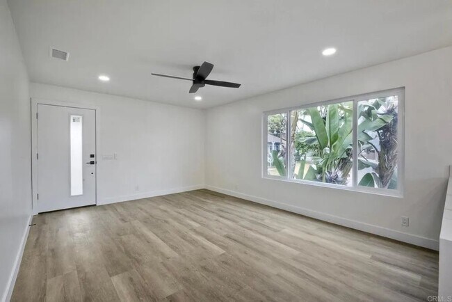 Photo - 162 Terracina Way Unidad B