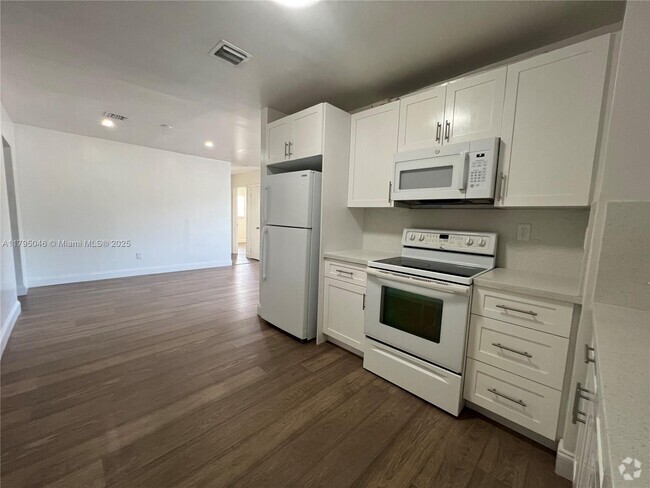 Building Photo - 770 NW 179th St Rental