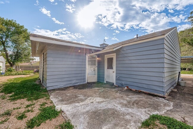 Photo - 5619 Willow Glen Dr