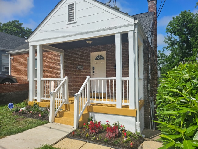 Photo - 4214 Vine St