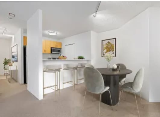 Building Photo - 728 N Dearborn St