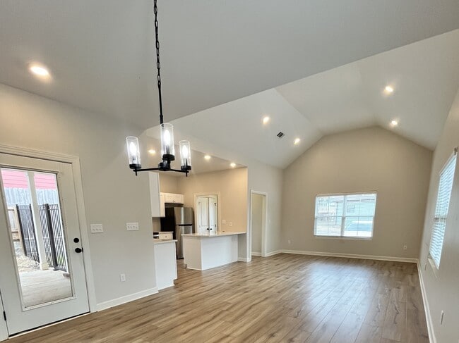 Photo - 239 Cedar St