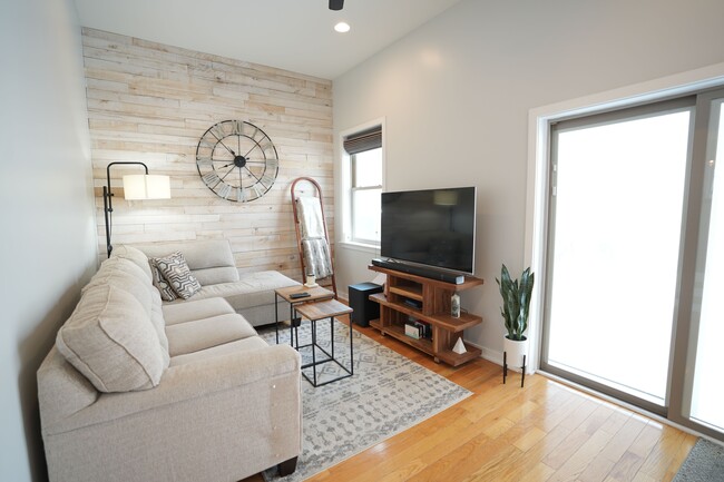 Photo - 341 Cantrell St