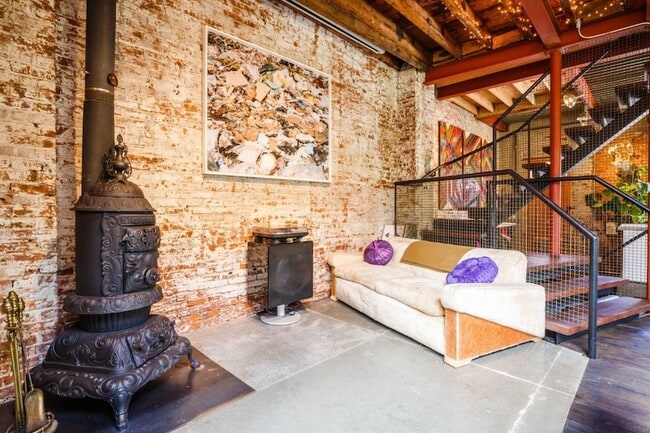 Photo - 125 Wolcott St