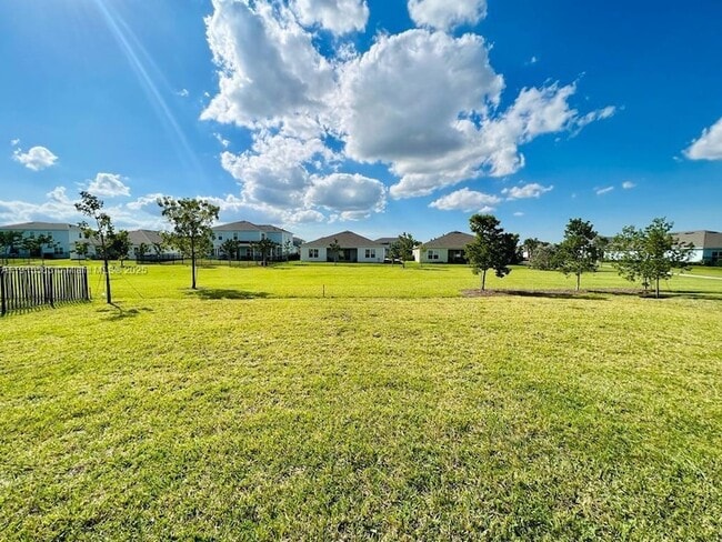 Photo - 1079 Haywagon Trl