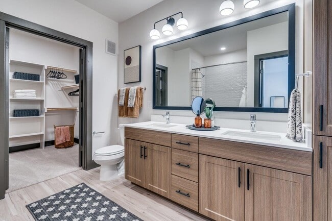 Photo - Lenox Cooper