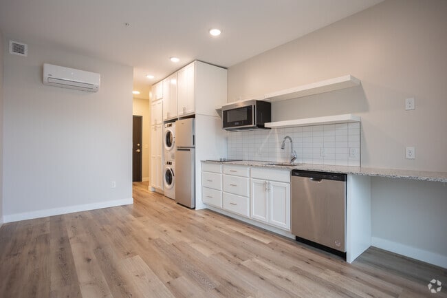 Photo - Victory On Leonard