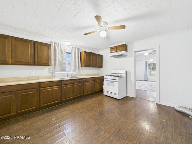 Photo - 9123 Cameron St