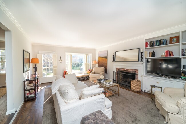 Photo - 143 East Ave