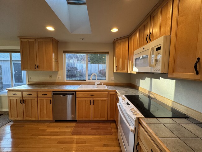 Photo - 9775 SW Robbins Dr