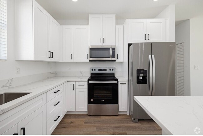 Building Photo - 1/2 Off First Month's Rent - New Construct... Rental