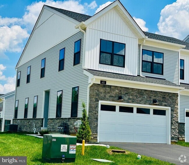 Building Photo - 402 Hartnup St Rental