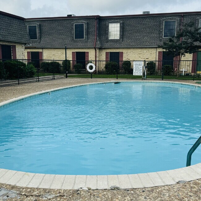 Photo - 2901 Helena Ave Unit Apt 206