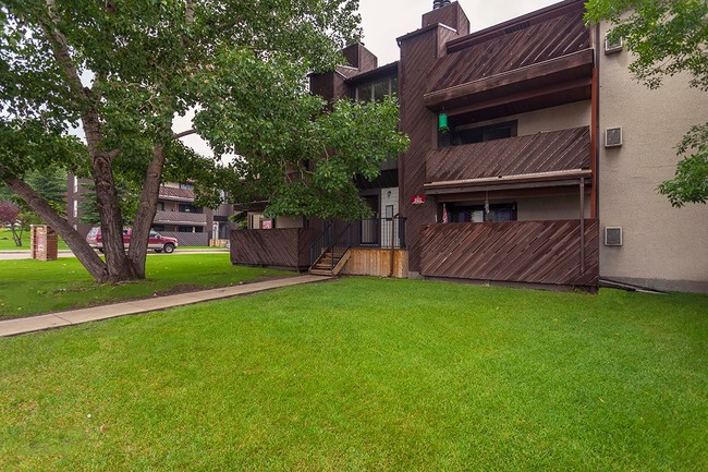 Building Photo - Mainstreet Corner