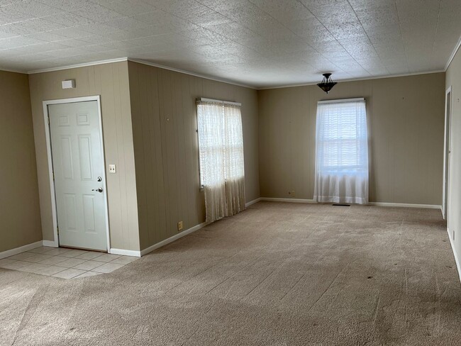 416 W Shawnee St