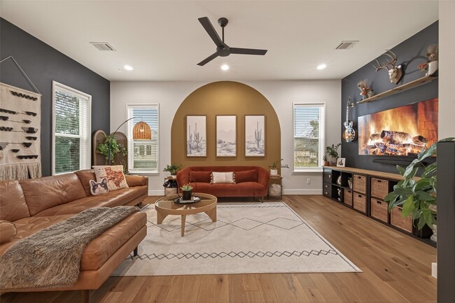 Photo - 1113 W 15th 1/2 St