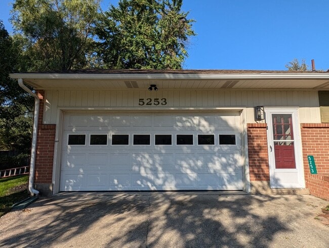 Photo - AVAILABLE NOW! Spacious 3 Bed / 2.5 Bath Home in Washington Twp with Basement!