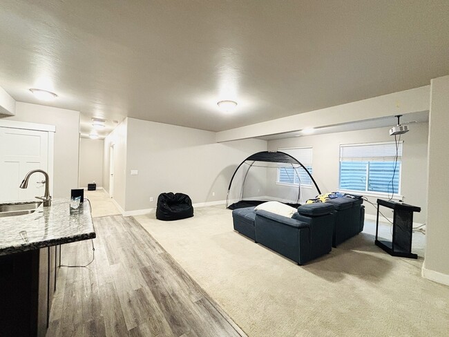 Photo - 11528 4055 W