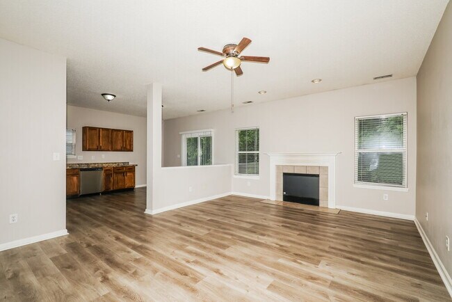 Photo - 5810 Long Lake Ln.