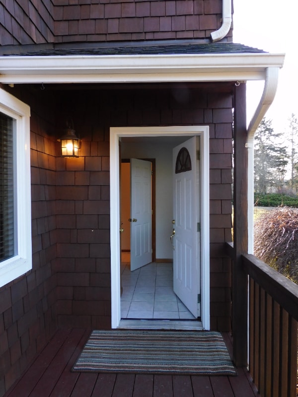 Photo - 212 Huntingford St House