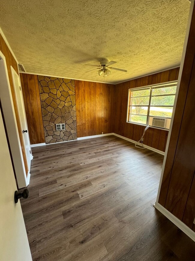 Photo - Clinton- 400 Unit A