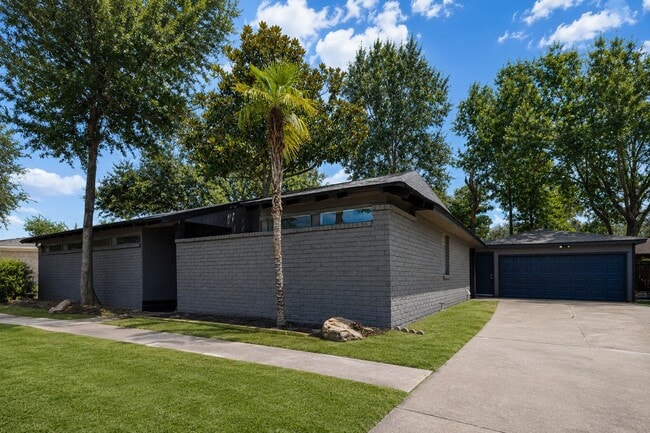 Photo - 15811 Pathfield Dr