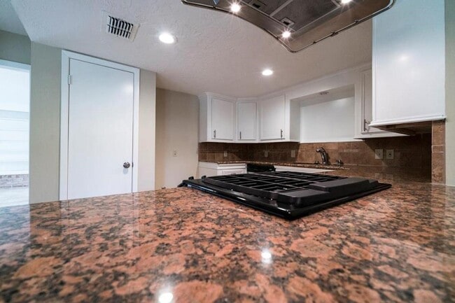 Photo - 14034 Utopia Dr