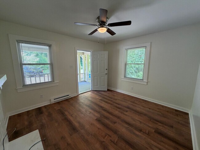 Photo - Swannanoa - Newly Renovated Beacon Village Cottage