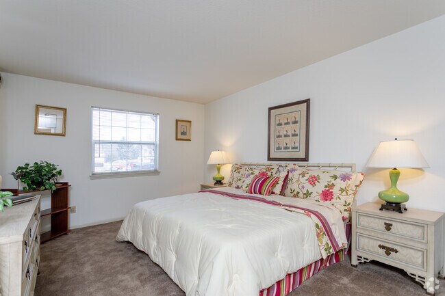 Lower Townhome Bedroom 1