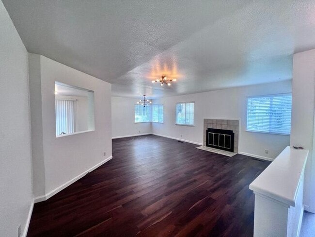 Photo - 7534 Whimbleton Way