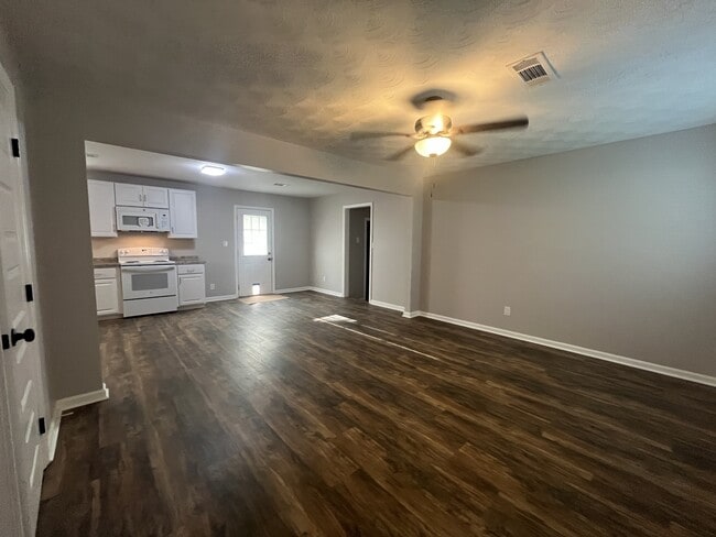 Photo - 1004 Edgewood Ln