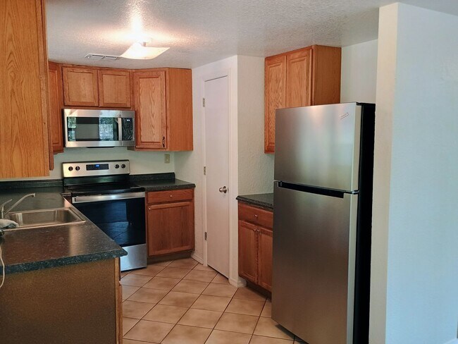 Photo - 3 bedroom 1.5 bath waterfront home