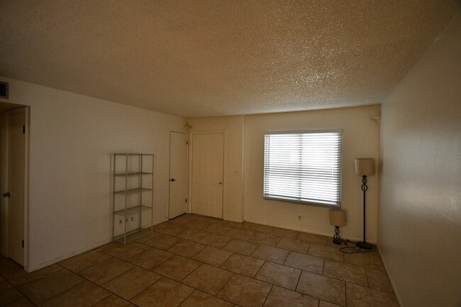 Photo - 3 bed 2 bath home in Mesa $1850 per mo plus fees Large Lot