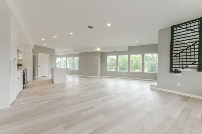 Photo - 5302 Tarawa Rd