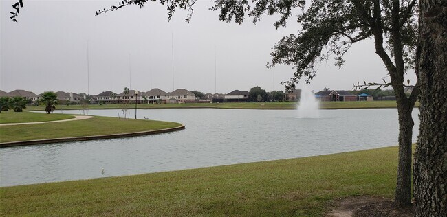 Building Photo - 2702 Golden Hills Ct