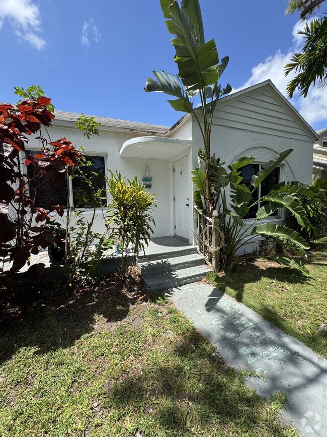 Building Photo - 1035 NW 47th St Rental