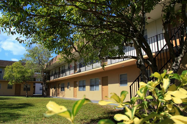 Apartments For Rent Less Than 1 000 In Broward County Fl Photo River Oaks Apartments