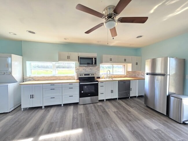 Photo - 22931 Steele Dr