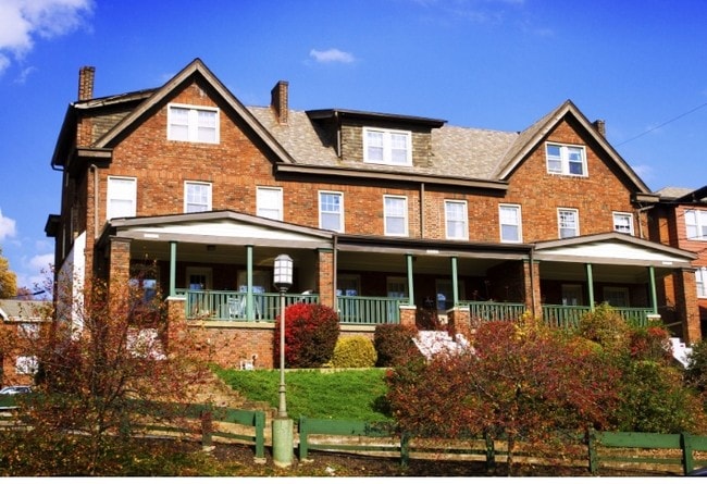 Forbes Terrace - Forbes Terrace Apartments