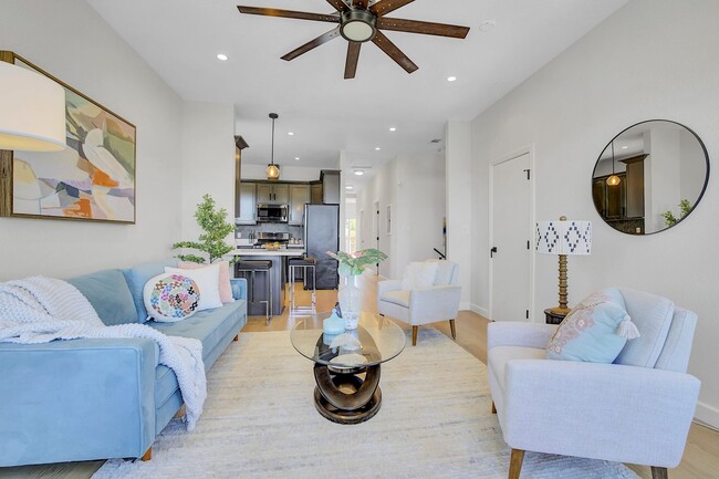 Photo - Stylish West Oakland 2/1 Flat - Completely...