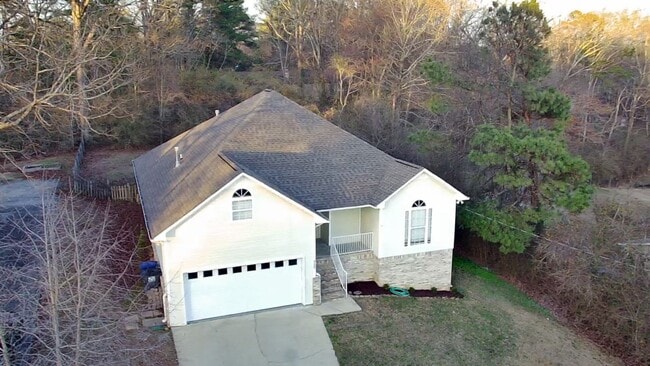 Photo - Beautifully Renovated Home in Trussville City Schools – Fireplace & 2-Car Garage