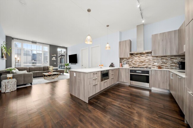 Photo - 367 W Locust St Unidad 304