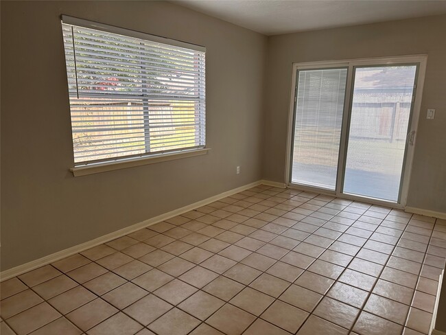Photo - 3323 Brookdale Dr