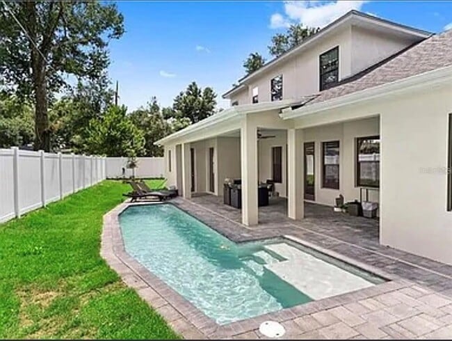 Photo - 2234 Howard Dr