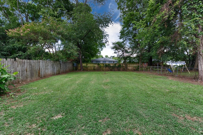 Photo - 2921 Wilson Dr NW